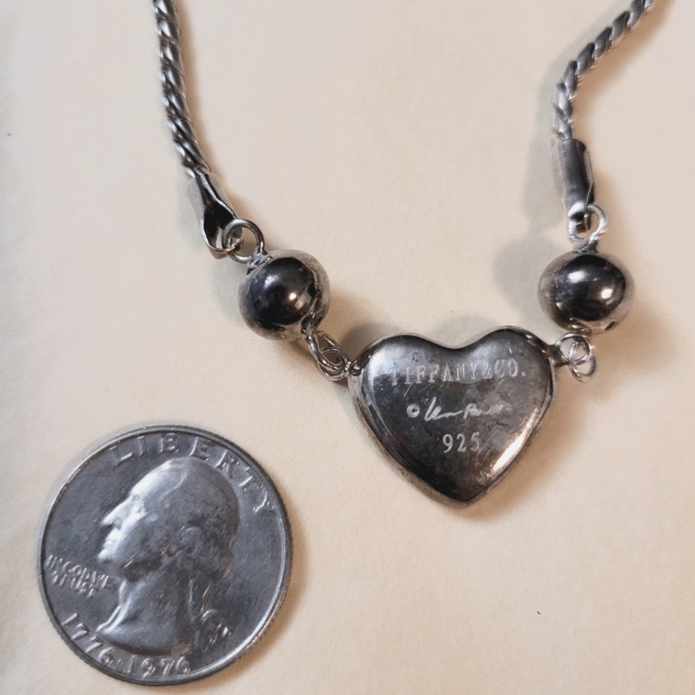 Vintage Tiffany and Co, Elsa Peretti, 925 sterling silver puffy heart Necklace
